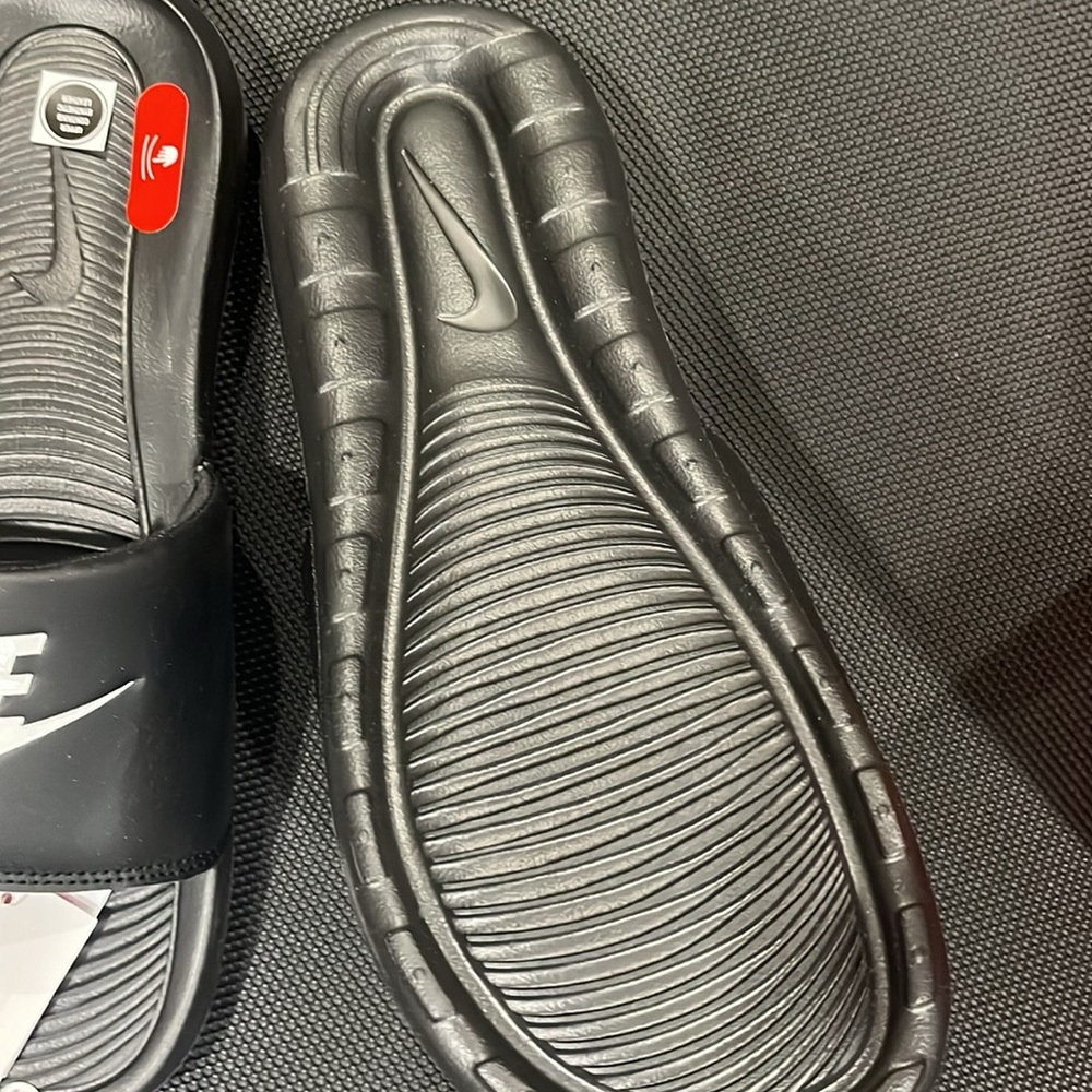 Nike Victoria one slide size 9 black new - Picture 2 of 2